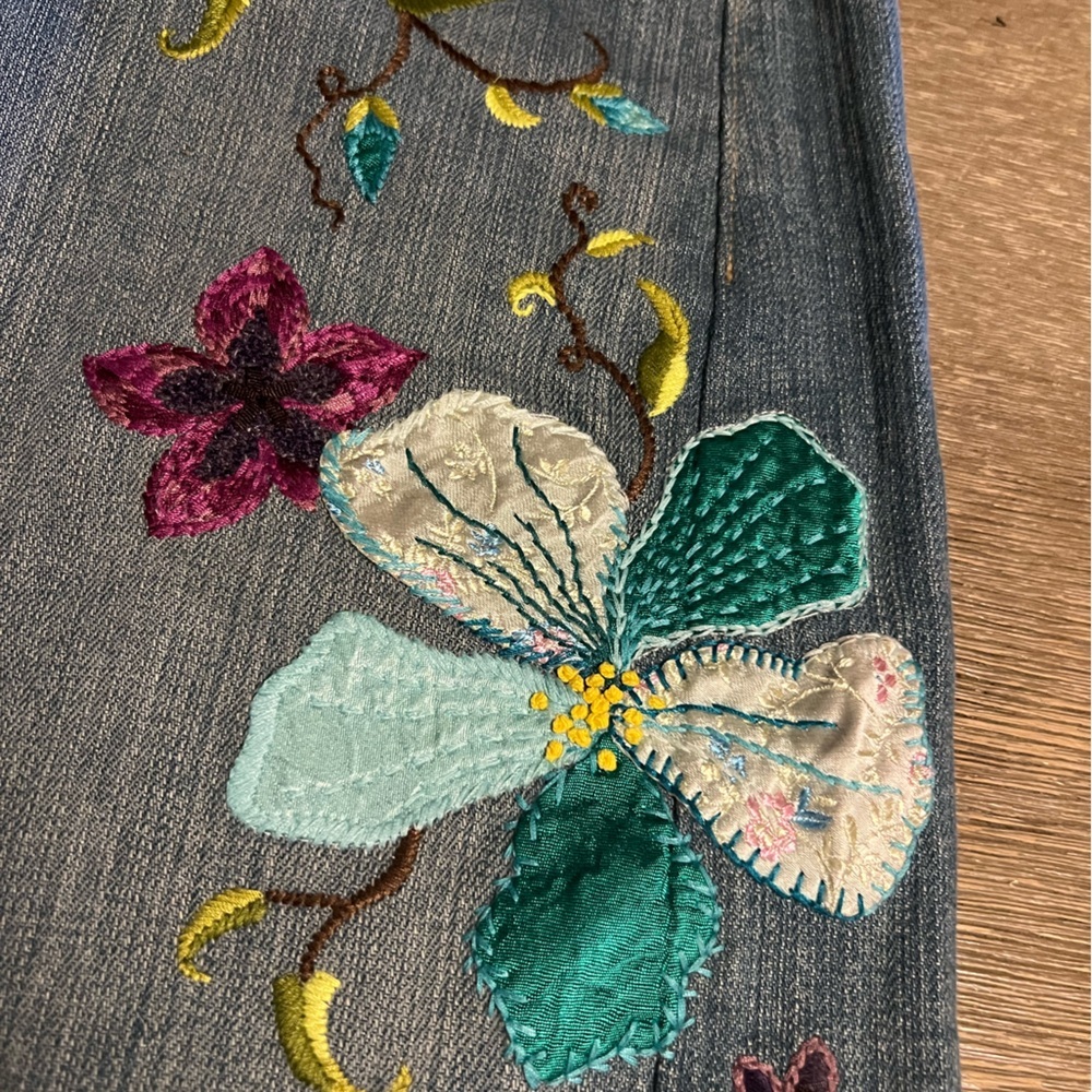 Gap Denim Skirt Floral Embroidery size 12 - Picture 2 of 6